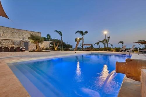 Casale Arezzo - Luxury Villa With Pool & Jacuzzi - Marina di Ragusa