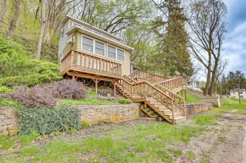 Cozy Wisconsin Cabin Walk to Beach and Boat Ramp! in McGregor, USA