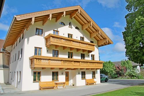 Ferienhof Oberhuber - Hotel - Staudach-Egerndach