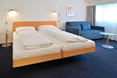 Hotel Zofingen - Tap to explore photos