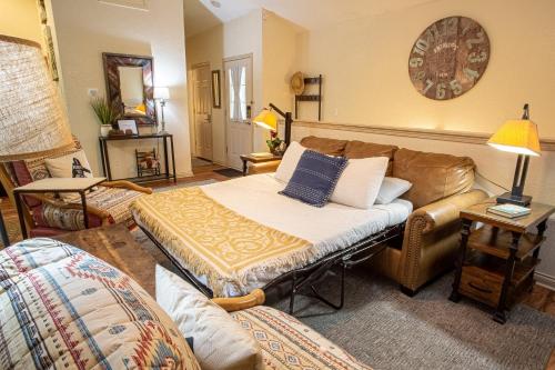 Sasquatch Lode CD Sleeps 22 - image 11