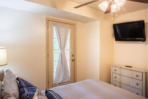 Sasquatch Lode CD Sleeps 22 - image 4