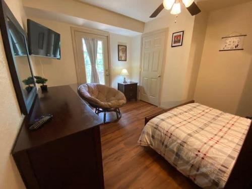 Sasquatch Lode CD Sleeps 22 - image 5