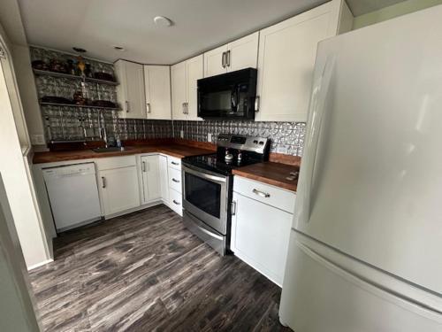 ห้องครัว, The Charleston Inn Hendersonville NC in เฮนเดอร์สันวิลล์ (NC)