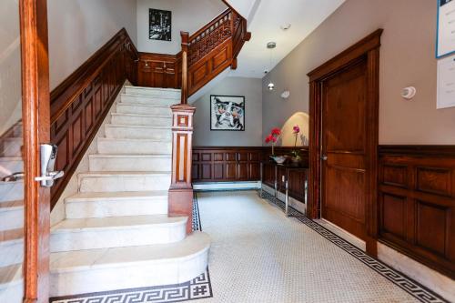 A Stylish Stay w/ a Queen Bed Heated Floors.. #28 - image 5