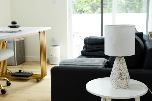 2BR Austin Oasis: Downtown Views + EV Charging in Austin, USA