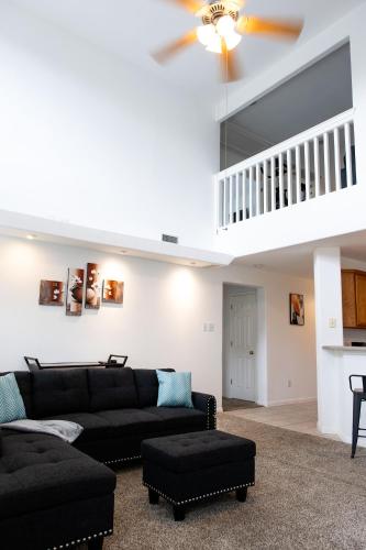 5BR Spacious Modern Luxury Home + Garage in Austin, USA