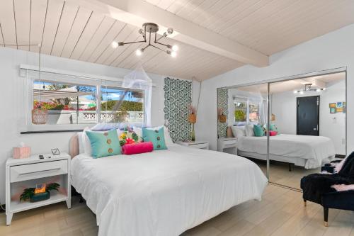 Fresh New Listing Oside Palms Amazing Place by the Sea in Oceanside, USA