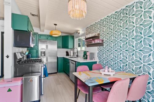 Fresh New Listing Oside Palms Amazing Place by the Sea in Oceanside, USA