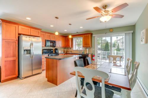 Villas Hideaway with Deck, Walk to Bay Beach! in Rio Grande, USA