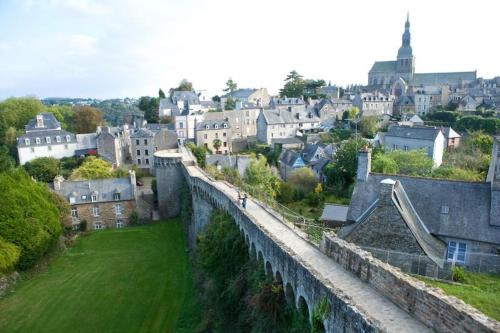 Bretagne Maison proche mer et ville médiévale Dinan