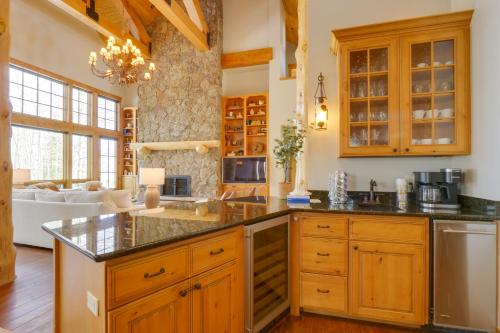 Cozy Buffalo Lodge by Great Western Lodging in Silverthorne, USA