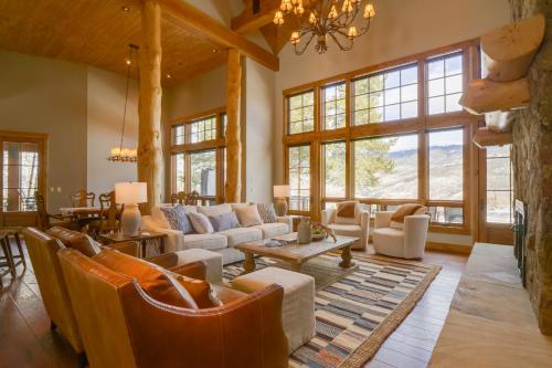 Cozy Buffalo Lodge by Great Western Lodging in Silverthorne, USA