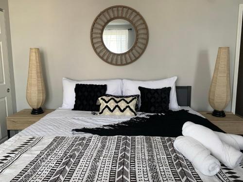 Modern Duplex Near Arenas, Hospitals, Universities, & Attractions in Tower Grove, USA