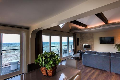 Qualicum Beach Ocean Suites