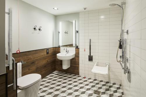 Residence Inn by Marriott Tower Bridge - image 12