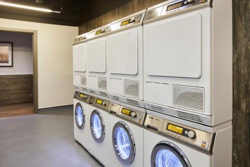 Residence Inn by Marriott Tower Bridge - image 13