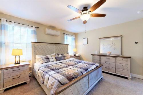 Gorgeous Conway Home A/C, Hot Tub & Full Game Room in Konveja (NH)