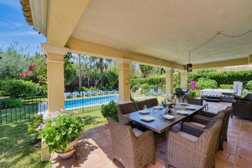 Létesítmények, 1106 Marbella Large Family Villa in Bel-Air