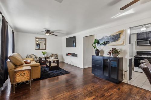 Queen G2 Mansion home in Inkster, USA