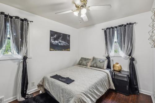 Queen G2 Mansion home in Inkster, USA