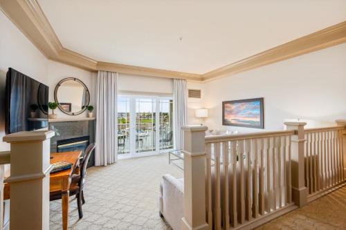 554986552 Hotel Bellwether on Bellingham Bay
