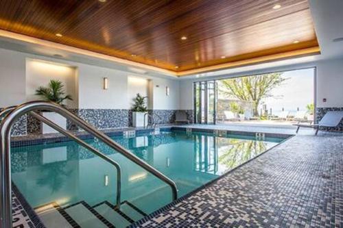 Qualicum Beach Ocean Suites