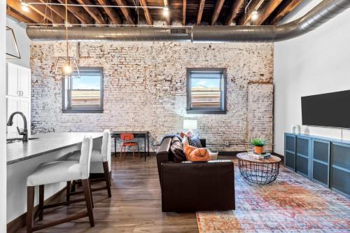 Riverfront Loft-Parking-Gym-P103 in Saint Louis, USA