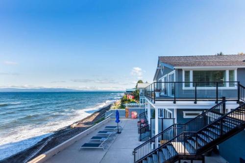 Qualicum Beach Ocean Suites in ควอลิคัม บีช (บริติช โคลัมเบีย)