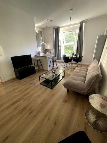 Cosy 3 bedroom flat in Chatham