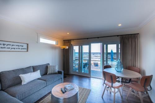 Qualicum Beach Ocean Suites