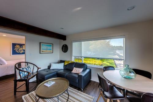 Qualicum Beach Ocean Suites