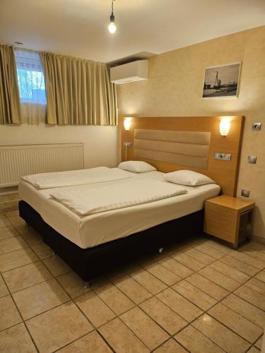 Hotel Port - image 12