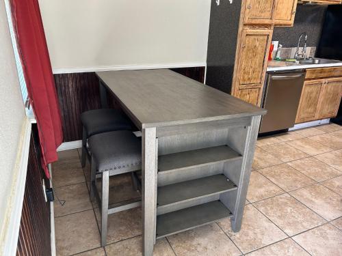 Less than 1 mile from Fort Sill 2 Bedrooms!!!! - image 13