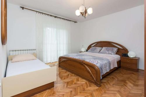 Two-Bedroom Apartment with Terrace image 10