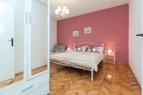 Three-Bedroom Apartment with Terrace image 10