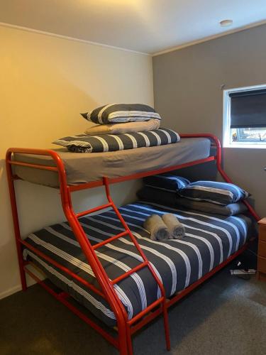 Alpine Lodge Queenstown – Queenstown, CA