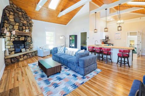 Schoolhouse Stay - Game Room Peaceful Quiet in Three Oaks, USA