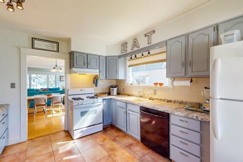 Vintage Vacation Villa in Manistee, USA