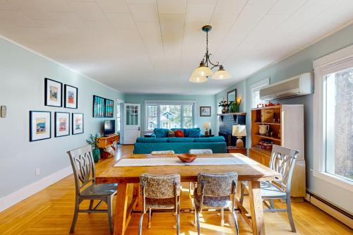 Vintage Vacation Villa in Manistee, USA