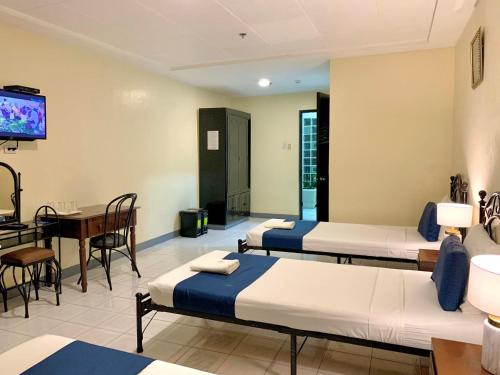 room detail thumbnail 2