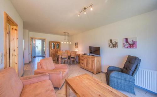 Apartment with Lake View image 8