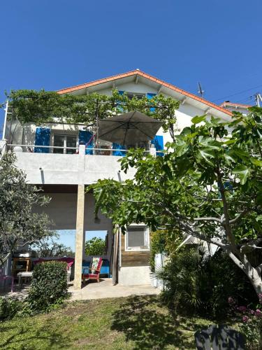 FLC-Sea View-Jacuzzi-3 Bedrooms-8p-Parking for 2 cars gîte à louer Marseille 15