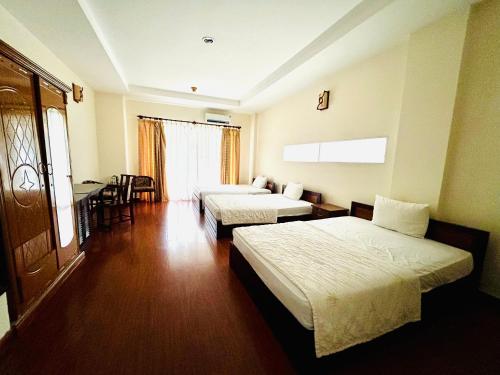 2 double beds