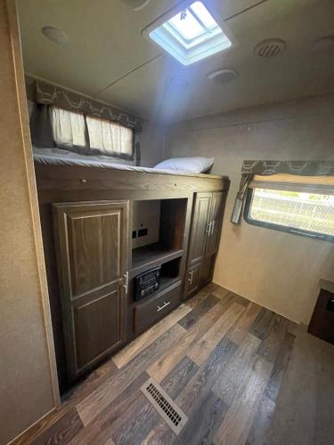 Camper Rv1 with private entrance and free parking in Moreno Valley, USA