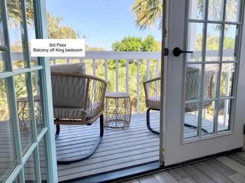 Be A Nomad - Vacay or Relocation Beach House