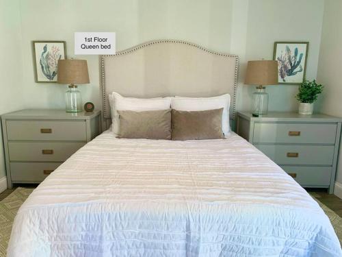 Be A Nomad - Vacay or Relocation Beach House in Neptune Beach, USA