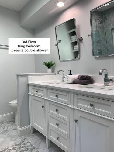 Be A Nomad - Vacay or Relocation Beach House in Neptune Beach, USA