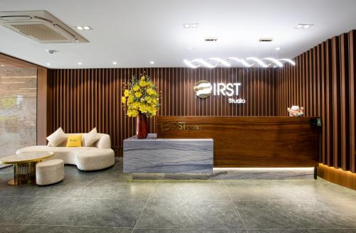 Lobby, FIRST Studio Hotel Da Nang near Lotte Mart