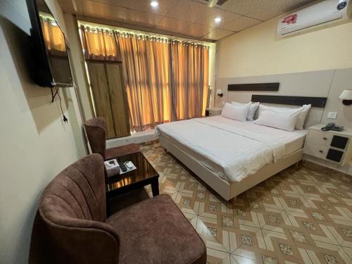 Islamabad Premium Hotel - image 11
